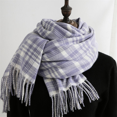 Kockás női sál rojtokkal - alkalmas őszre és télre