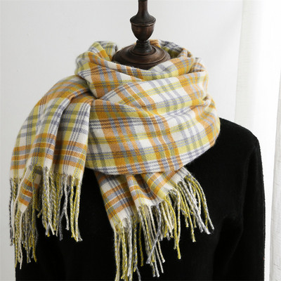 Kockás női sál rojtokkal - alkalmas őszre és télre