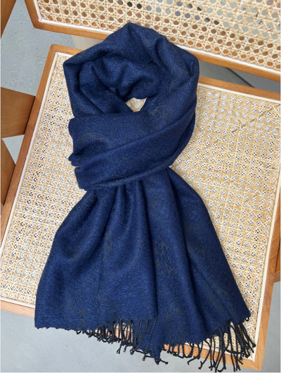 Νέο μοντέλο γυναικείο χειμωνιάτικο κασκόλ σε τρία χρώματα