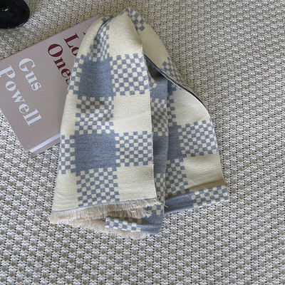 Μοντέρνο χειμωνιάτικο γυναικείο κασκόλ  σε διάφορα χρώματα