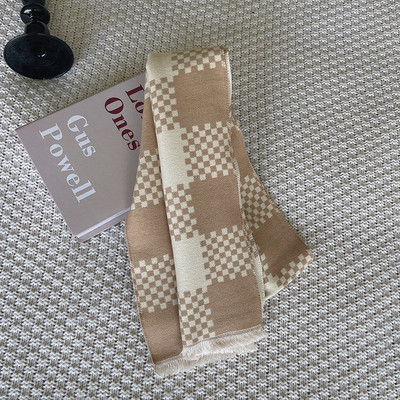 Μοντέρνο χειμωνιάτικο γυναικείο κασκόλ  σε διάφορα χρώματα