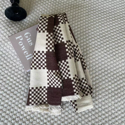 Μοντέρνο χειμωνιάτικο γυναικείο κασκόλ  σε διάφορα χρώματα