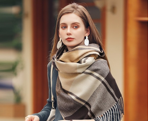 Esarfa de iarna de dama cu lungimea de 180 cm