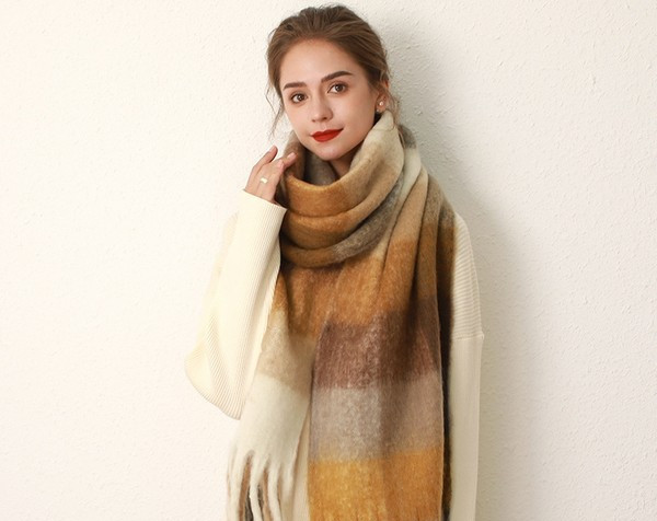 Naiste soe talvesall narmastega