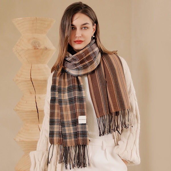 Naiste vabaaja uue mustriga talvesall