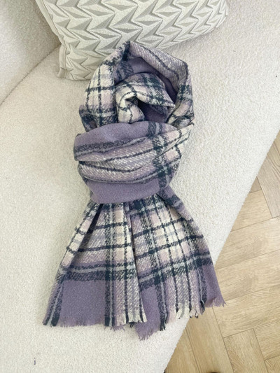 Nou model de eșarfă de iarnă cu dungi multicolore pentru femei