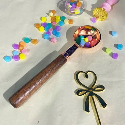 Κουτάλι με λαβή καρυδιάς Fire Seal Εγχειρίδιο DIY Φάκελος Λογαριασμού Παρακαλώ Προσκαλέστε Κερί στεγανοποίησης Κόκκος Fire Paint Heat Melt Spoon