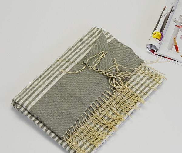 Naiste triibuline pikk sall