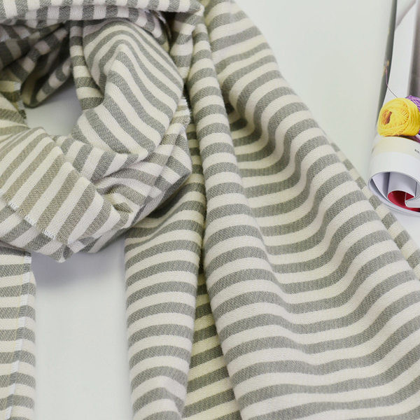 Naiste triibuline pikk sall