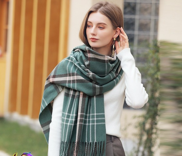 Naiste vabaaja ruuduline narmasall