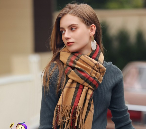 Naiste vabaaja ruuduline narmasall