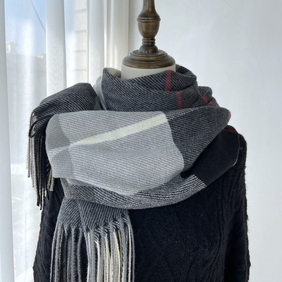 Καρό γυναικείο κασκόλ με μήκος 200 cm