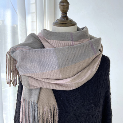 Καρό γυναικείο κασκόλ με μήκος 200 cm