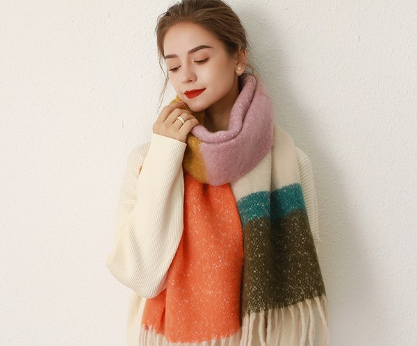 Naiste talvesall kolmes värvitoonis