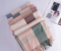 Lilletrükiga naiste talvesall