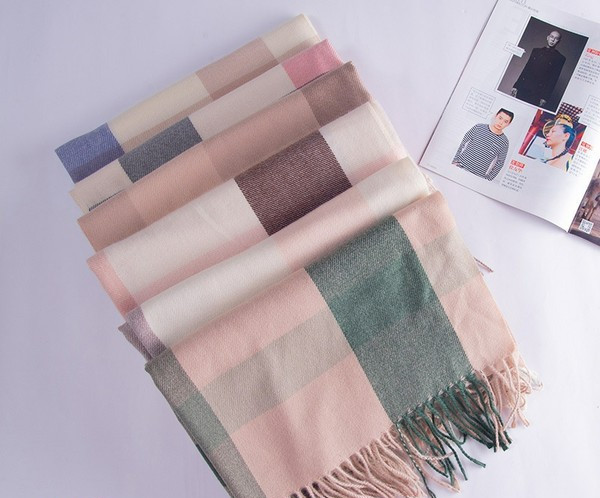 Lilletrükiga naiste talvesall