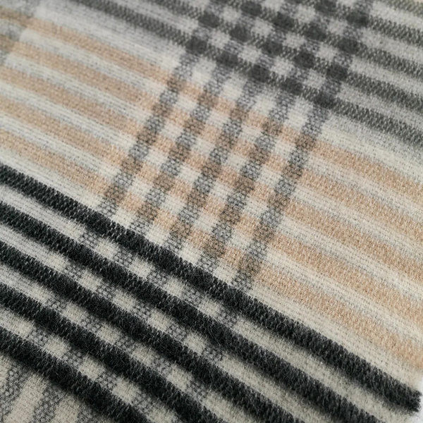 Eșarfă damă în carouri de iarnă cu lungimea de 200 cm