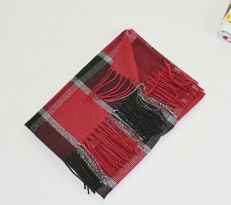 Moodne sügistalvine ruuduline sall naistele