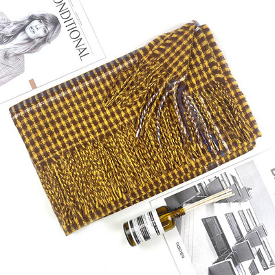 Μοντέρνο γυναικείο καρό κασκόλ σε τρία χρώματα