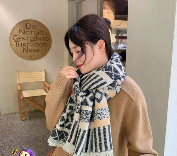 Esarfa de iarna de dama cu forme geometrice