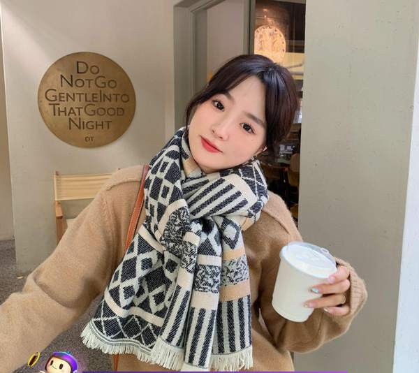 Esarfa de iarna de dama cu forme geometrice