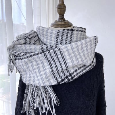 Esarfa de dama moderna cu franjuri - lungime 200 cm