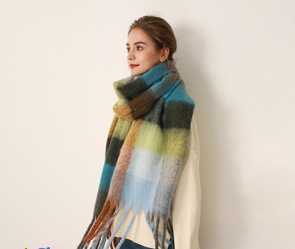 Esarfa de dama model nou cu franjuri