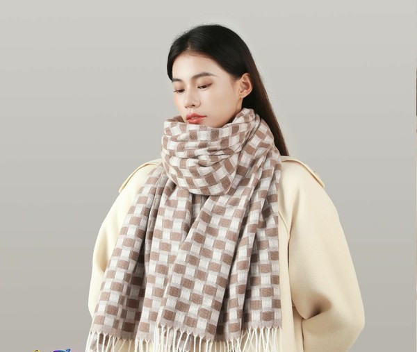 Eșarfă cu franjuri în carouri toamnă iarnă