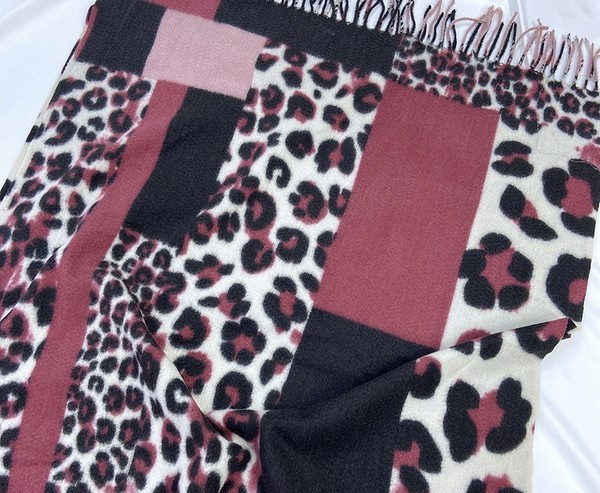 Moekas talvine narmas- ja leopardimustriline sall naistele