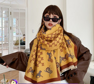 Μοντέρνο γυναικείο κασκόλ  με μήκος 190 cm