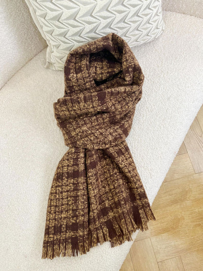 Πλεκτό χειμωνιάτικο κασκόλ με κρόσσια για γυναίκες