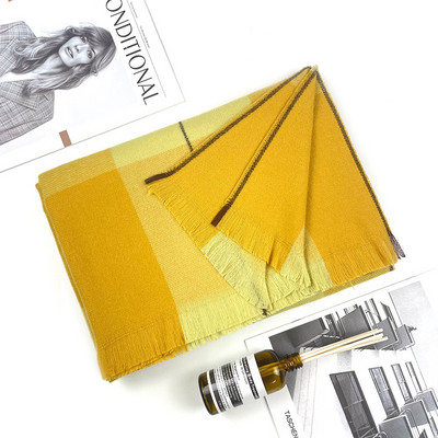 Värviline sügis-talvine naiste sall narmastega