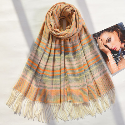 Γυναικείο κασκόλ με μακριά κρόσσια