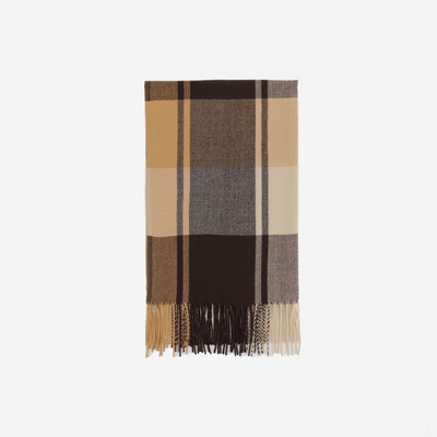 Talveks sobiv naiste ruuduline sall