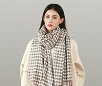 Esarfa dama in carouri cu lungimea de 180 cm