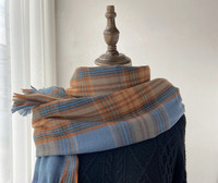 Moekas narmastega talvesall naistele