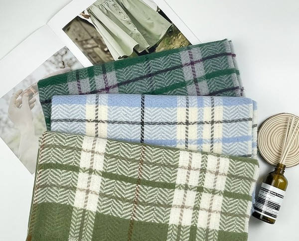 Γυναικείο ζεστό κασκόλ - καρό σχέδιο