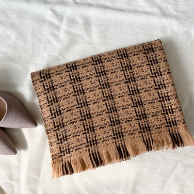 Γυναικείο καρό  κασκόλ  κατάλληλο για τον χειμώνα