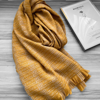 Γυναικείο καρό  κασκόλ  κατάλληλο για τον χειμώνα