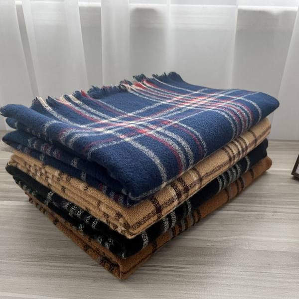 Καρό κασκόλ σε πολλά χρώματα για γυναίκες