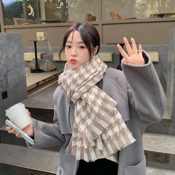 Ženski jesensko-zimski karirani šal-retro model