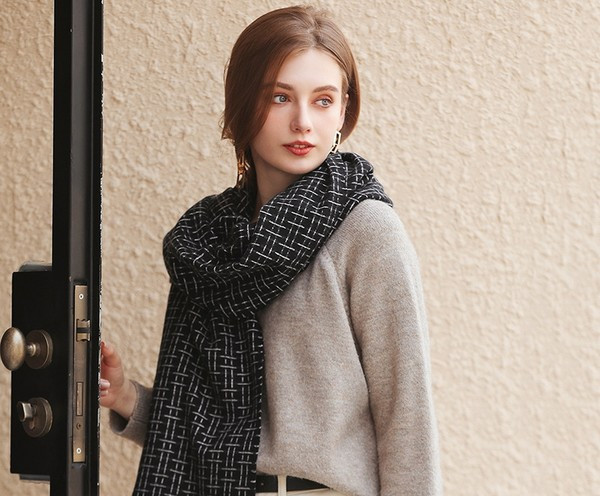 Casual γυναικείο  κασκόλ  νέο σύγχρονο μοντέλο