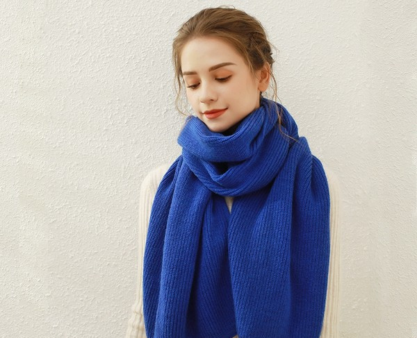 Čisti ženski zimski šal u raznim bojama