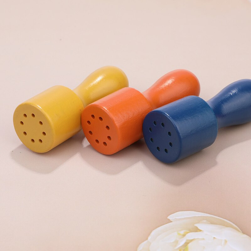 MIUSIE 15/18/30 ks farebné ihly na plstenie vlny, sada 3 veľkostí s chráničmi prstov, farebná drevená rukoväť, nástroj na výrobu vlnenej plsti pre domácich majstrov