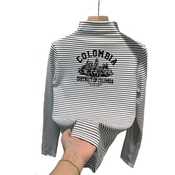 Παιδική ριγέ εμπριμέ μπλούζα για κορίτσια