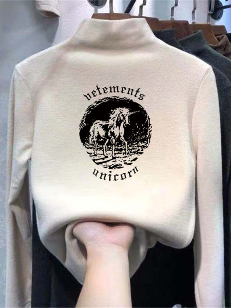 Moderná detská blúzka s golierom a potlačou