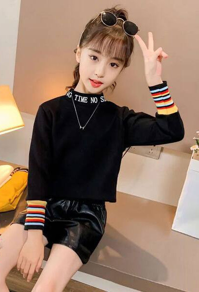 Παιδική casual μπλούζα με πολύχρωμη στάμπα και επιγραφή