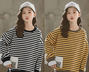 Παιδική ριγέ μπλούζα με επιγραφή