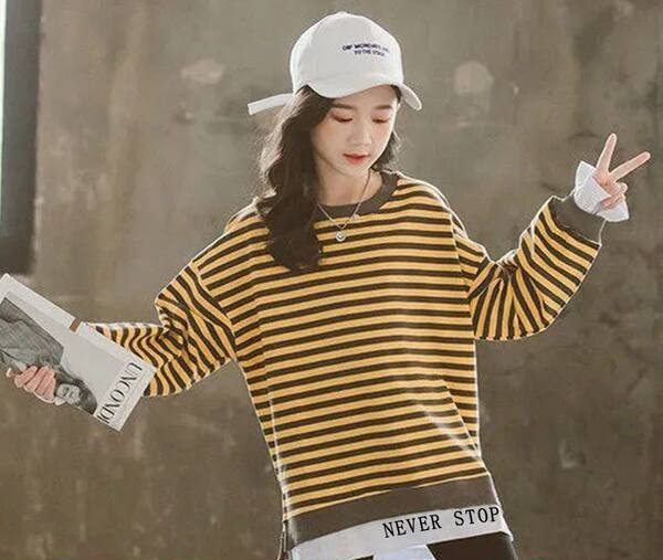 Παιδική ριγέ μπλούζα με επιγραφή