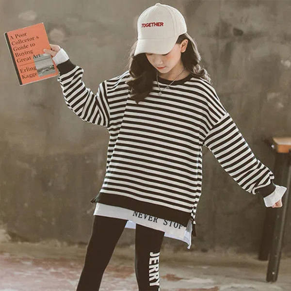 Παιδική ριγέ μπλούζα με επιγραφή